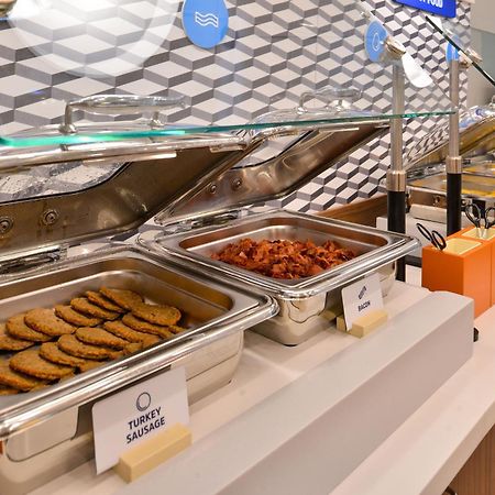 Holiday Inn Express & Suites Terrace By Ihg Exteriör bild