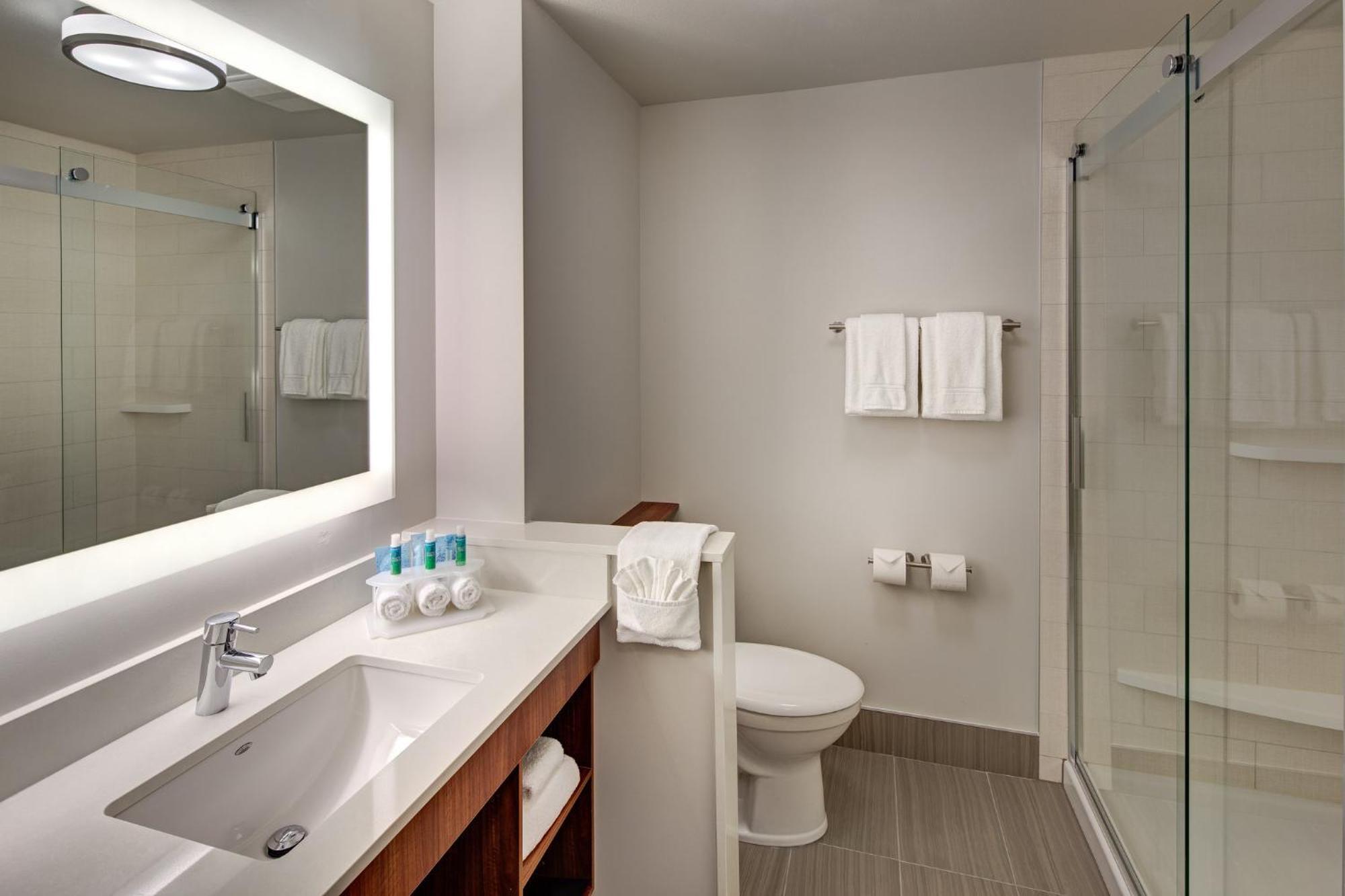Holiday Inn Express & Suites Terrace By Ihg Exteriör bild