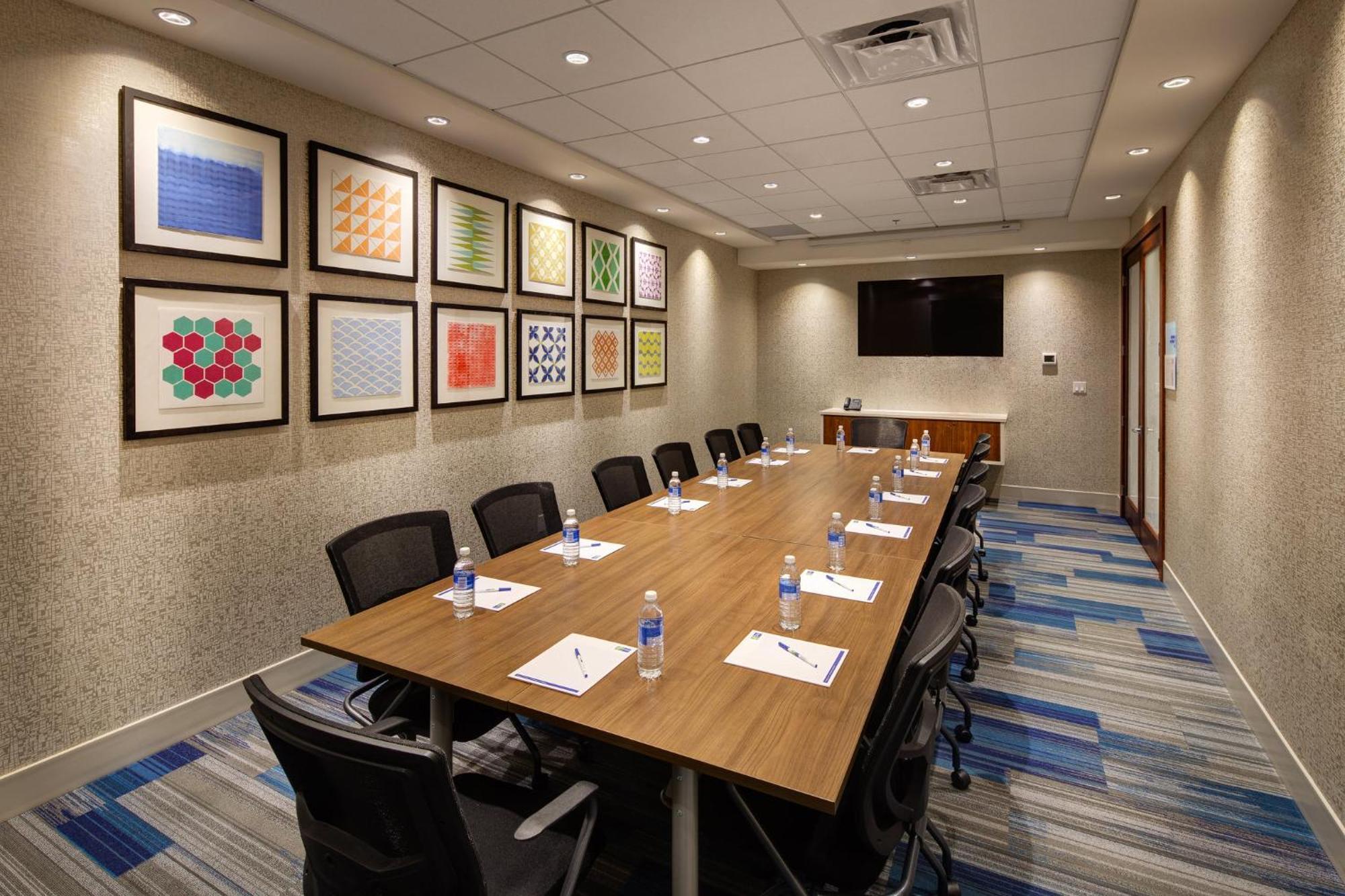 Holiday Inn Express & Suites Terrace By Ihg Exteriör bild