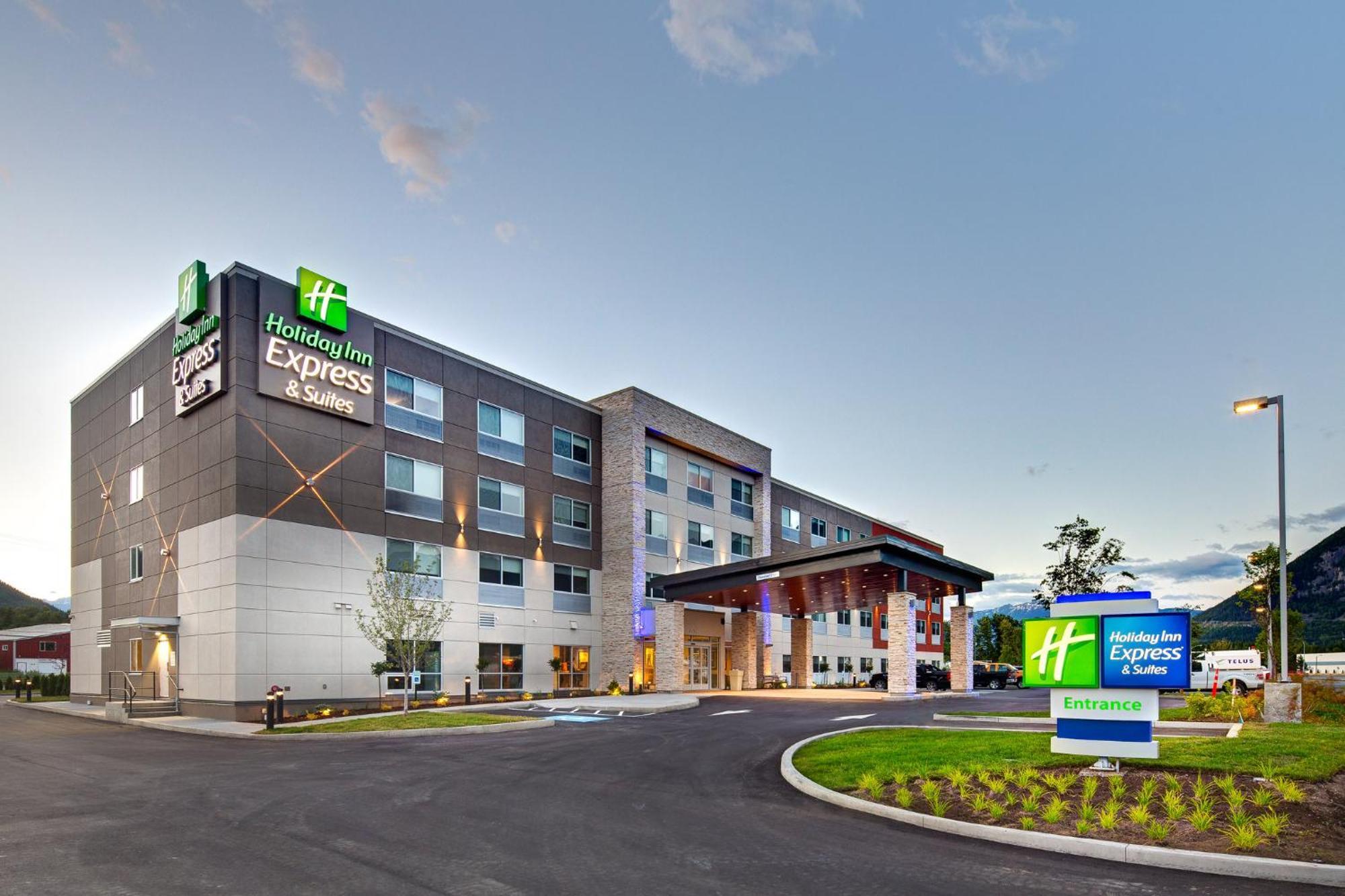 Holiday Inn Express & Suites Terrace By Ihg Exteriör bild